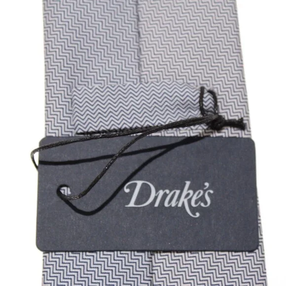 Drake's NWT Neck Tie in Blue & White Mini Chevron Pattern 100% Silk